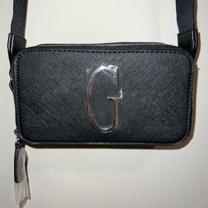 NWOT GUESS Double Zip Crossbody!